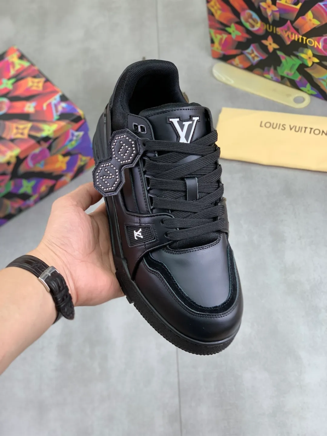 Men's men's shoes 💰P560 new style 💶【LOUIS VUITTON) (original order) new style 🍀LV Louis Vuitton *——LV classic trendy shoes! Made of imported original cowhide and water-dyed cowhide lining. The latest original wear-resistant rubber combination outsole! High quality products! Multiple colors available, code number: 38-46